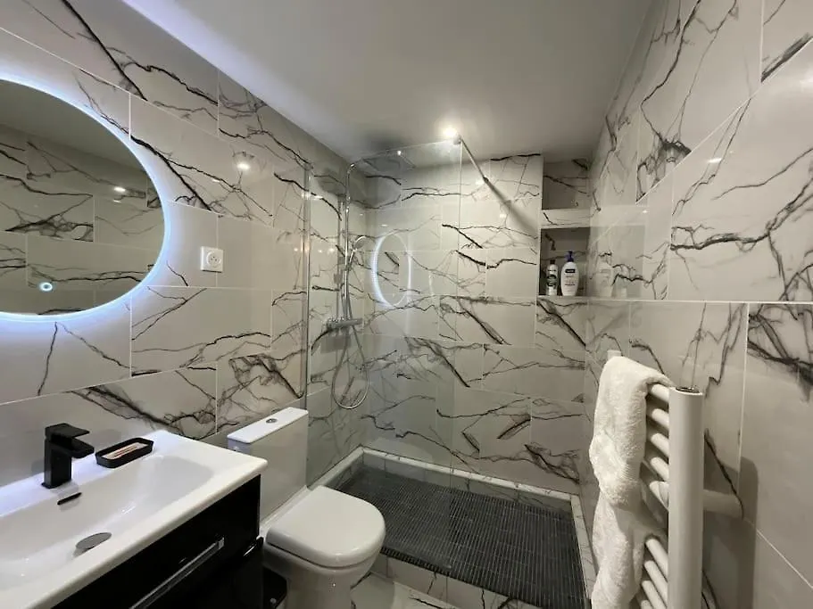 Ks Paris Studio Appart Near Station Gare Du Nord And Gare De L Est-1